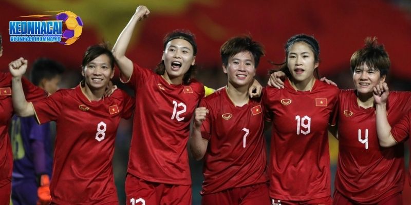 Thông tin bên ngoài sân cỏ cũng ảnh hưởng đến cách đánh giá trận đấu